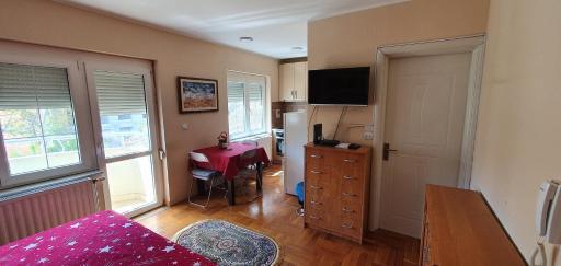 Julija 2 - Housity