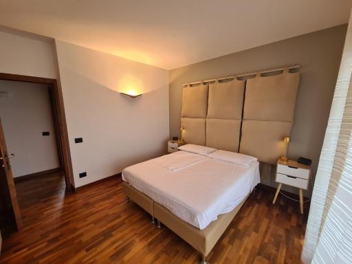 Bed & Breakfast Rezzonico - Housity