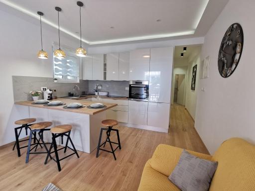 Relax and enjoy apartment Stobreč - Housity