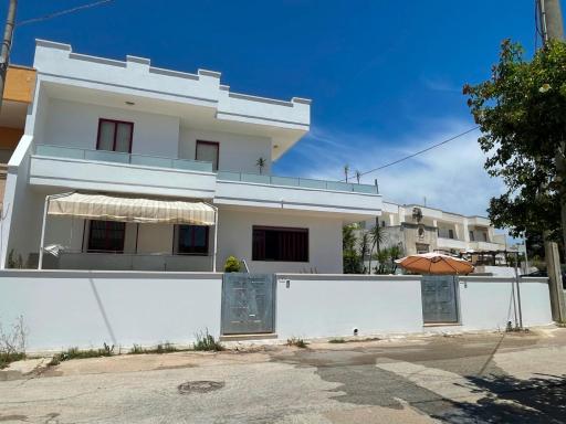 Romano Holiday - Housity
