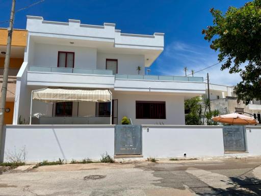 Romano Holiday 2 - Housity