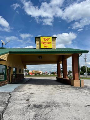Kansas Inn - Housity