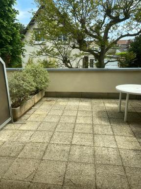 Studio en hypercentre refait à neuf en 2023 avec une belle terrasse! - Housity