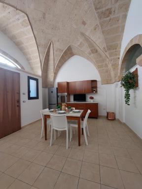 La Casa sulla Via - appartamento al piano terra - Housity