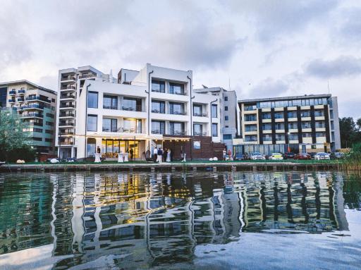 Poeme Mamaia Retreat - Housity
