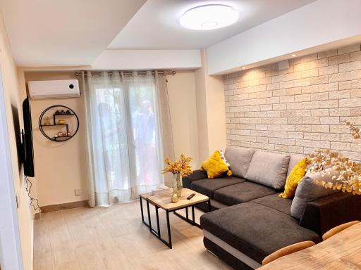 Luxury Apartment by the Sea - Housity