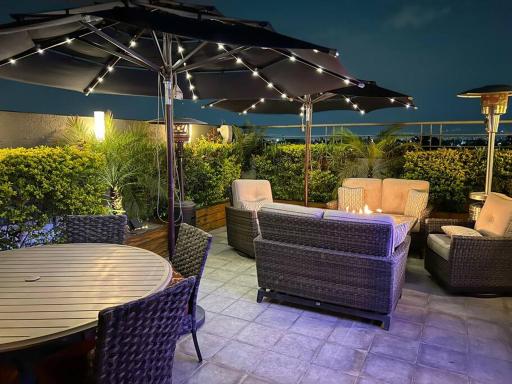 Luxury apartment near aiport w/ private rooftop - Housity