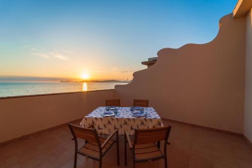 Sea Front Terrace Marco Polo - Housity