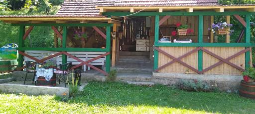 Stari dud Beserovina - Housity