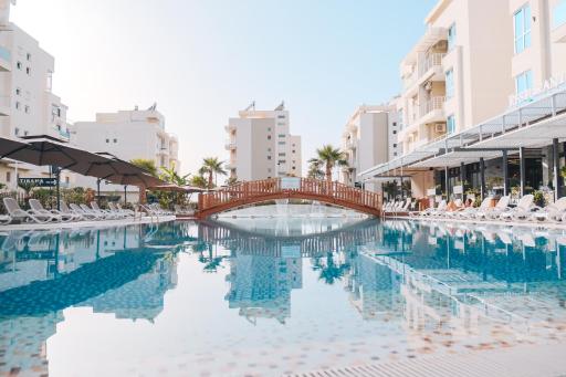 Ledina Hotel - Housity