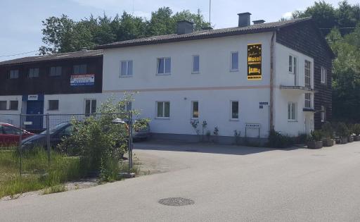 JOHN’S MOTEL APPARTEMENTHAUS - Housity