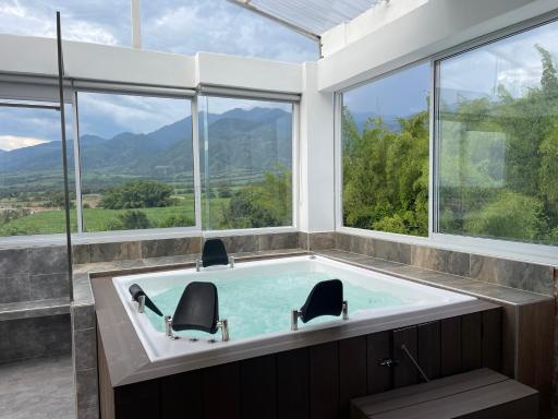 Cucaña Hotel - Housity