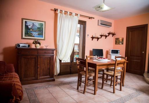 Il Sole e La Luna - Housity