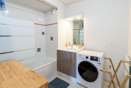 La loge du Minotaure, parking et bureaux - Housity