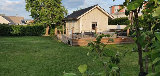 Gästhus i lugnt område. 3km från Örebro slott - Housity