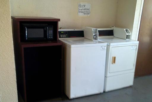 Metro Inn & Suites - Housity