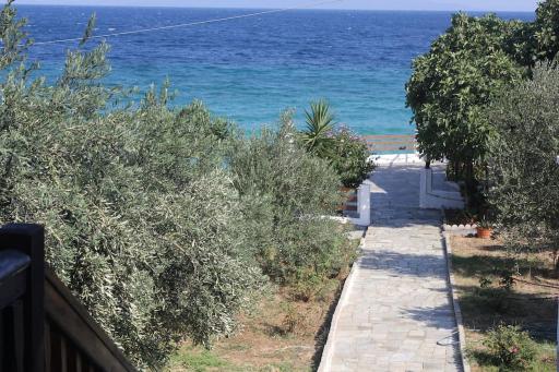 ikia thalassini (beachfront house),Volos,Velanidia - Housity