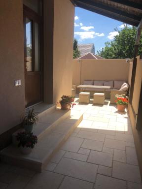 Central House - Housity