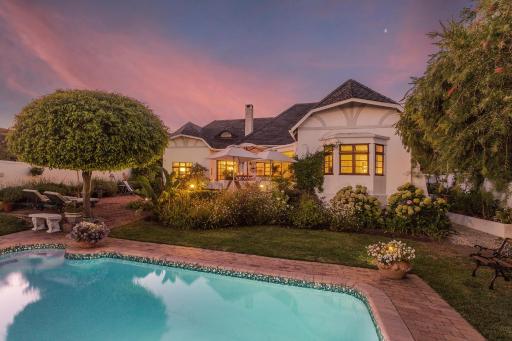 Walker Bay Manor Mansion - Housity