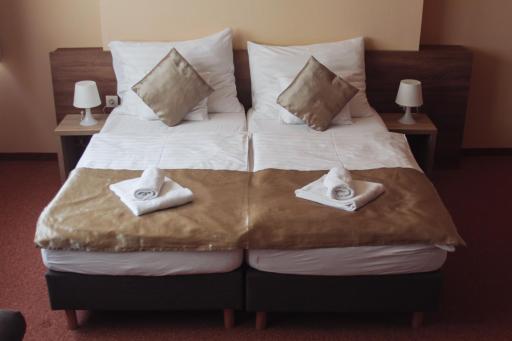 Centrooms Eger - Housity