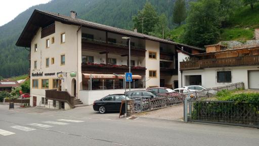 B&B Omis Pennhaus - Housity