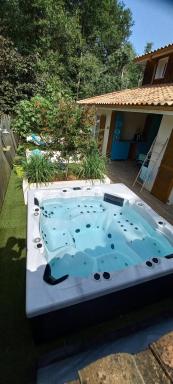 chambre chez l'habitant avec spa et petit-déjeuner en lisière de forêt - Housity
