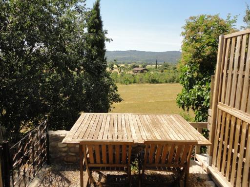 Joli appartement dans village calme en Provence - Housity