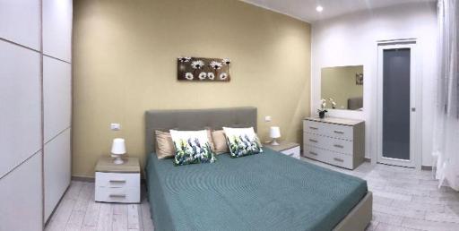 EMILY HOUSE - Housity