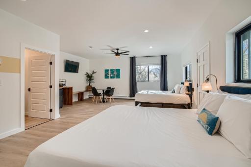Uplift Inn - Housity