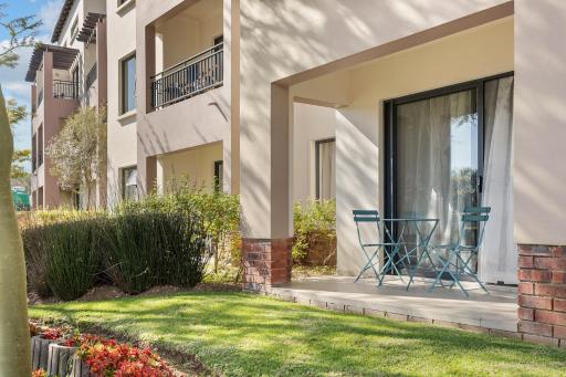 V&S Apartments - Immaculate Luxury Apartment in Fourways, Johannesburg - Housity