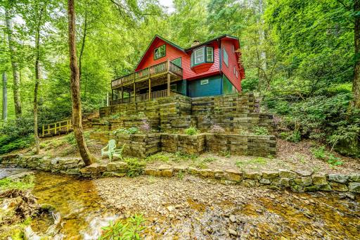 Dancing Waters - STR License #00,5744 - Housity