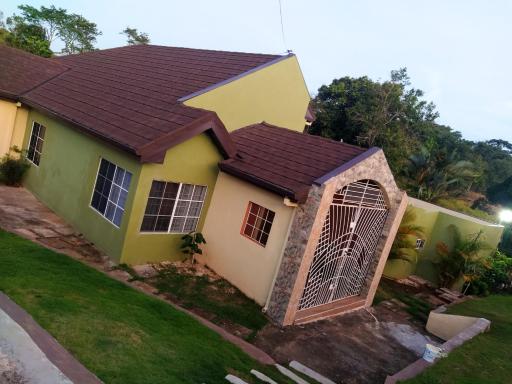 Gables Vacation Rentals with Private Gated Parking Onsite - Housity