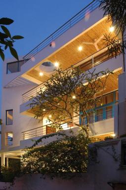 B Nineteen - Housity