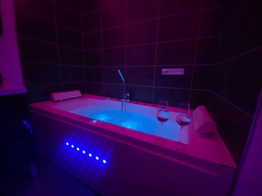 Appartement moderne avec balnéothérapie - Housity