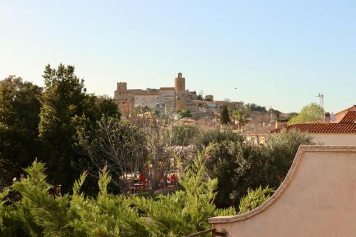Casa C Pueblo Medieval de Pals - Housity
