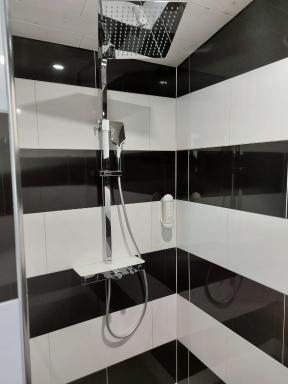 good bed Deitingen - Housity