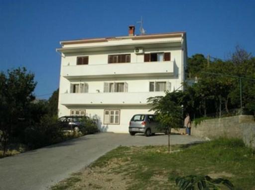 Apartments Pičuljan 2829 - Housity