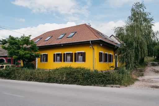 Hemina Vendégház - Housity