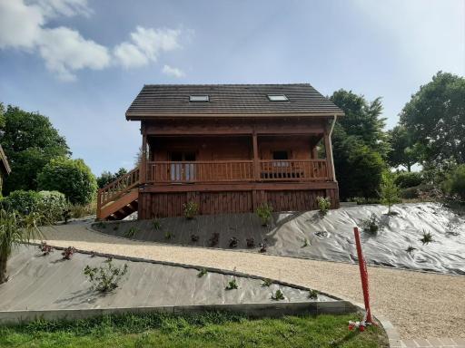 SUPERBE CHALET AVEC PISCINE CHAUFFEE Juillet et Aout - Housity