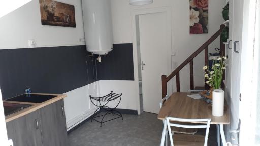 LA PIVOINE, un logement 2 pieces en centre bourg - Housity