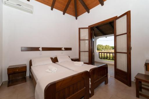 Beach Ilias Apartments - Housity
