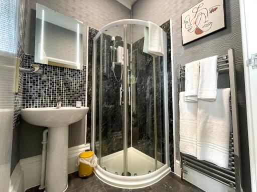 The Devonshire Villa - Housity