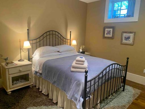 Thrilling Views, Modern Farmhouse - Housity