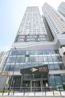 Golden Planet Hotel - Housity