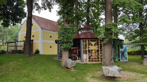 Špejchar pod duby - Housity