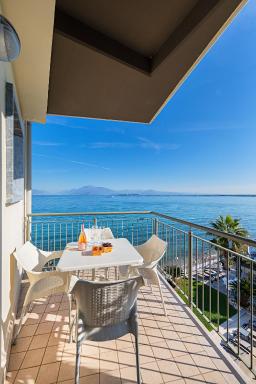 Residenza Miralago by Wonderful Italy - Housity