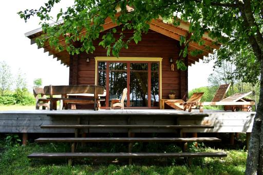 Kaimukas - namelis prie ežero keturiems - Housity