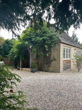 Cosy cottage in the heart of the Cotswolds - Housity