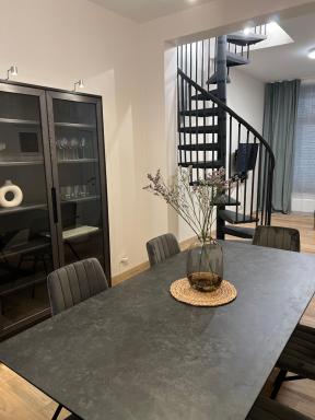 Exclusive two-level apartment with private terrace on the canal Brussels - Housity