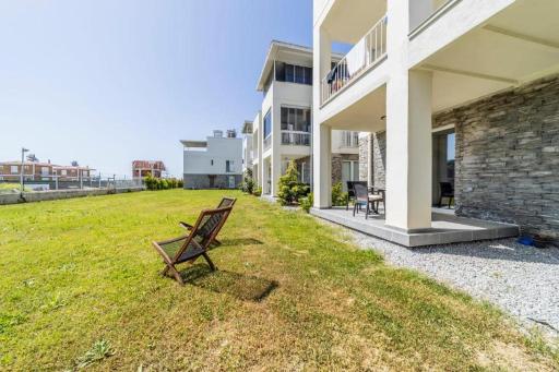 Artist's house with wide garden, piano and bike - Housity